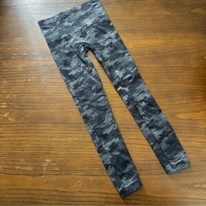 Spanx look at me now gray camo leggings S